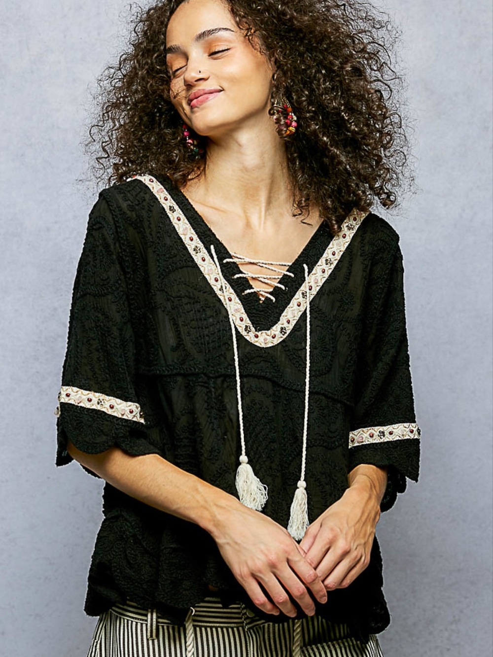 💕POL Boho Lace-Embroidered Black Peasant Top - Picture 3 of 6